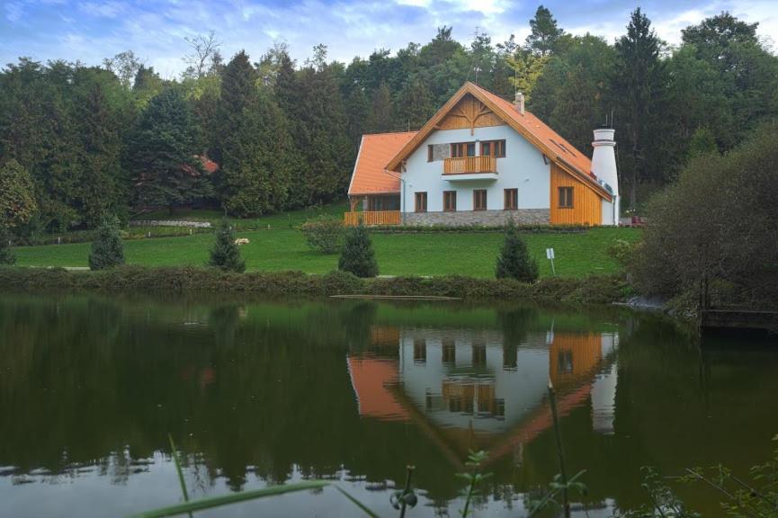 Alirét Vadászház Ságvár Extérieur photo
