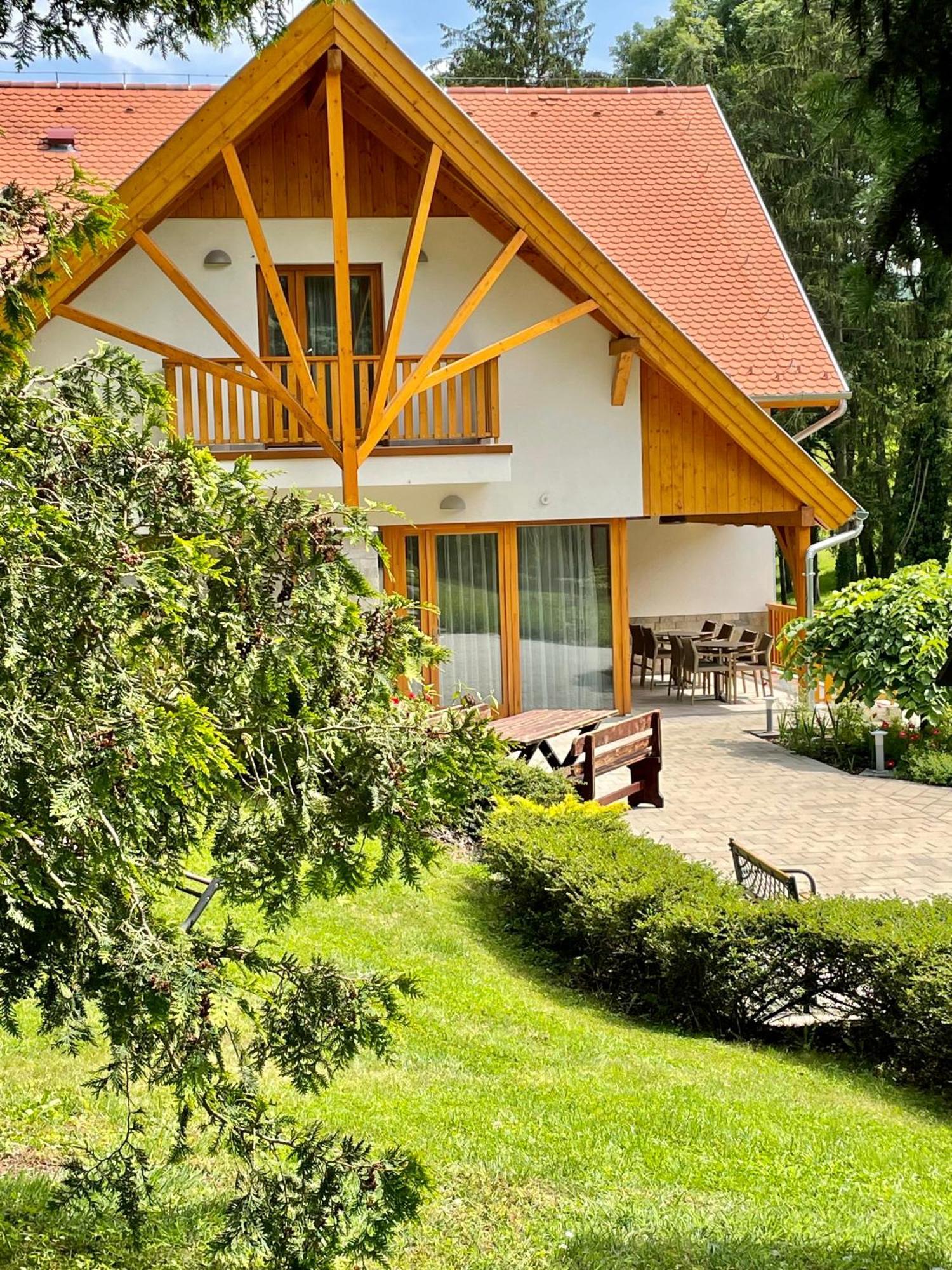 Alirét Vadászház Ságvár Extérieur photo